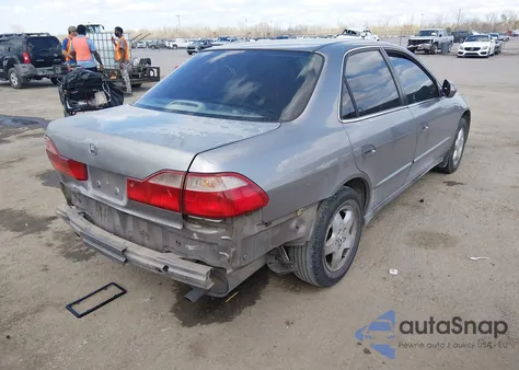 2000 Honda Accord 3.0 Ex z USA, uszkodzony, nr VIN 1HGCG1659YA020059